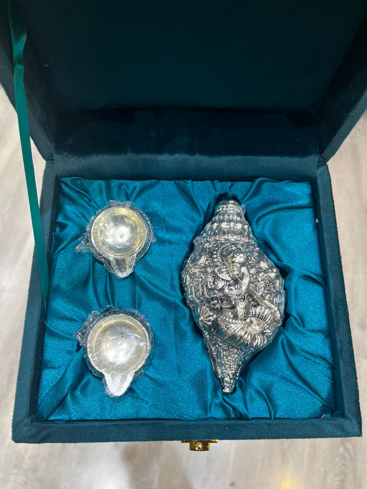 Silver Ganesh Shankh & Diya